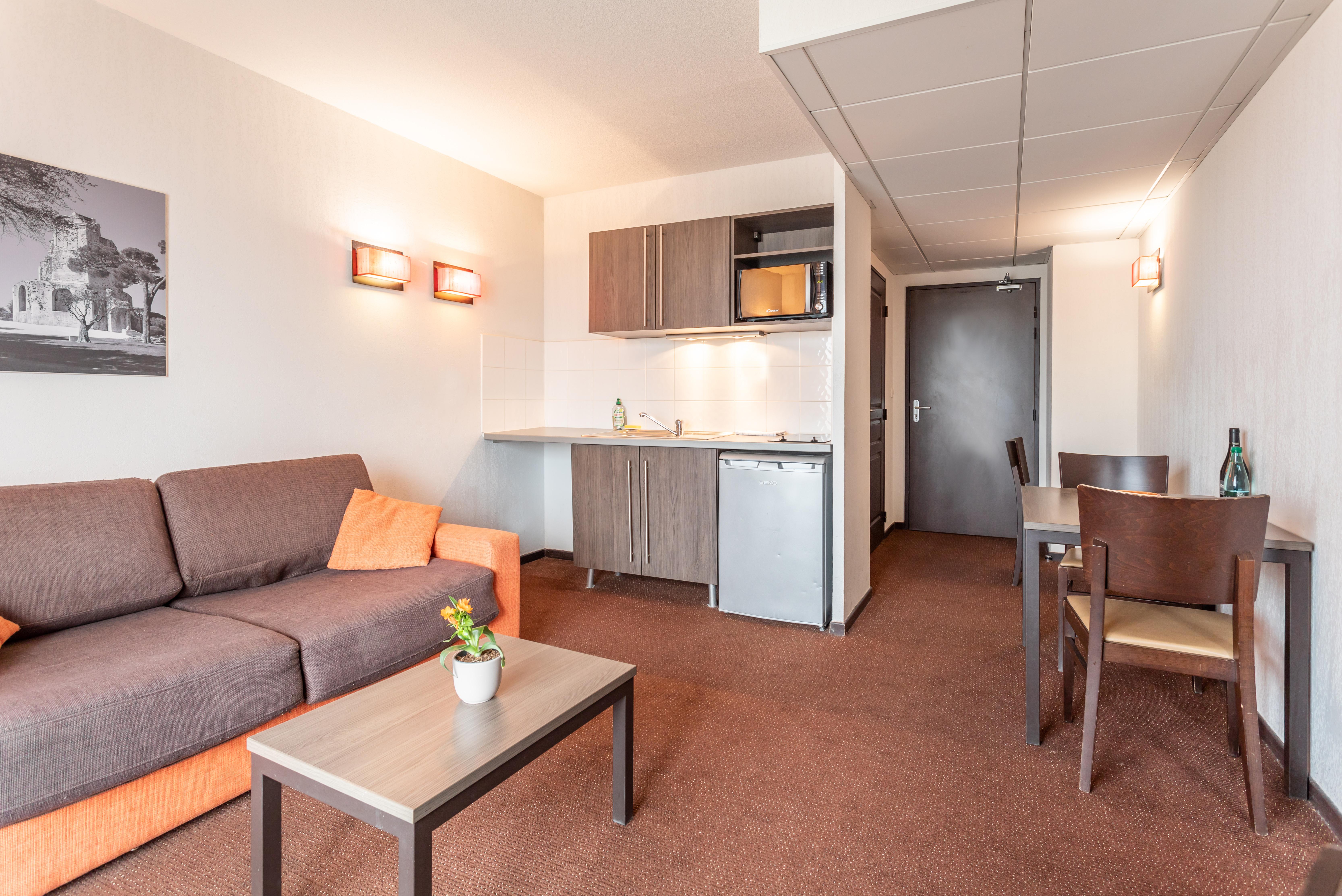Comfort Aparthotel Nimes Centre Exterior photo