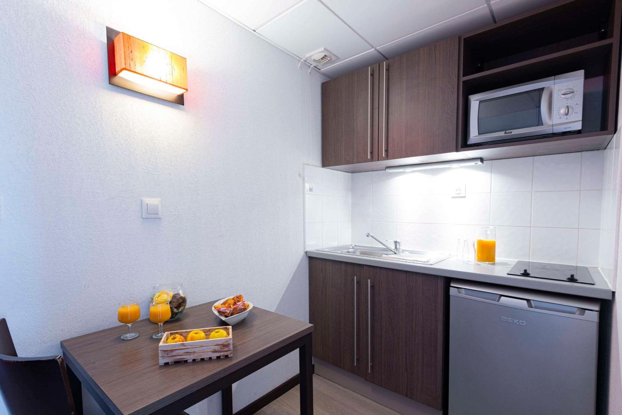 Comfort Aparthotel Nimes Centre Exterior photo
