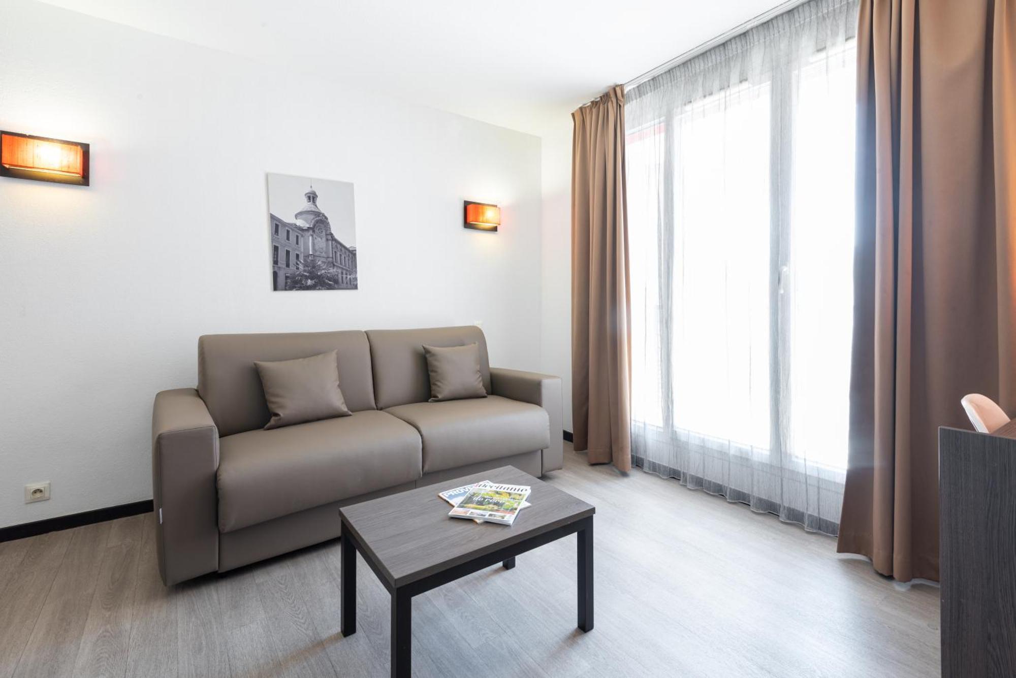 Comfort Aparthotel Nimes Centre Exterior photo