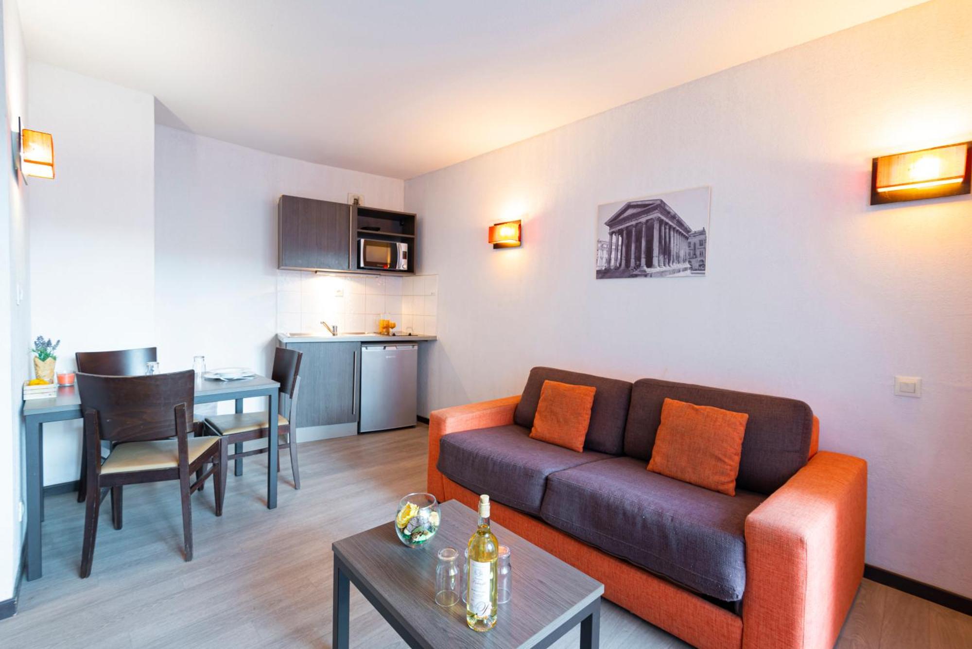 Comfort Aparthotel Nimes Centre Exterior photo