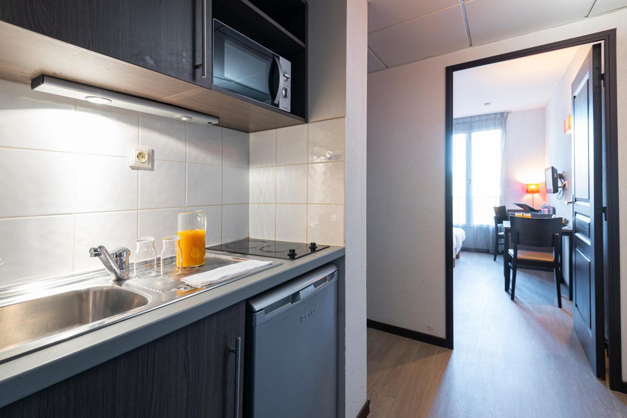 Comfort Aparthotel Nimes Centre Exterior photo